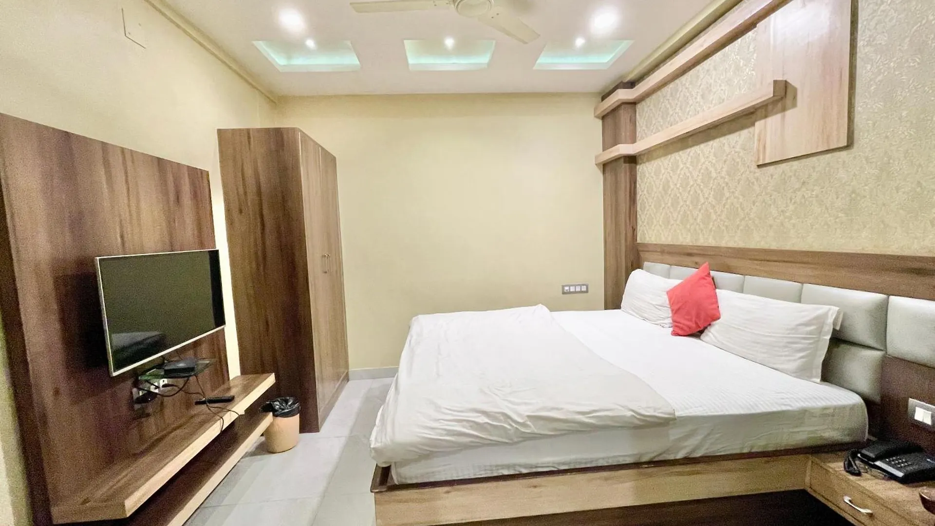 Hotel Raj Kamal Palace ! Varanasi